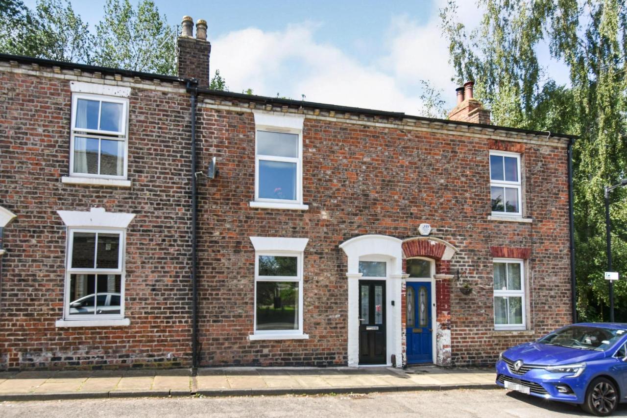 The Cleveland Villa York Exterior photo